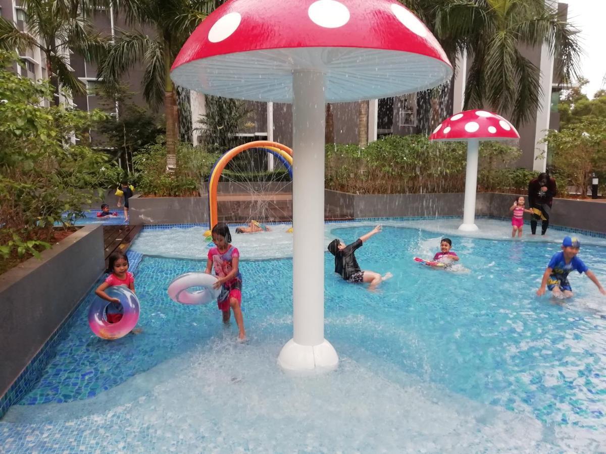 Fz Almyra Homestay Kajang Exterior foto